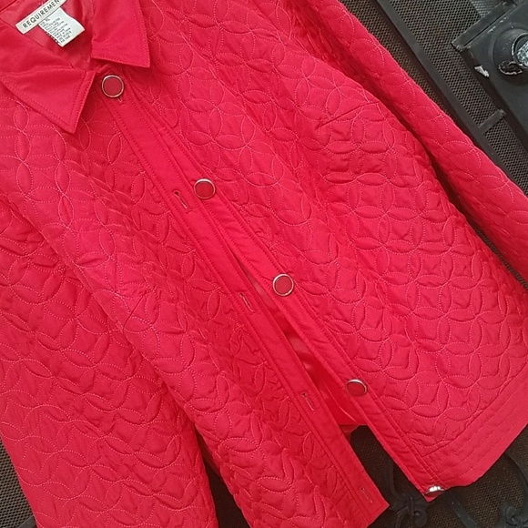 Beautiful red jacket - Picture 2 of 4